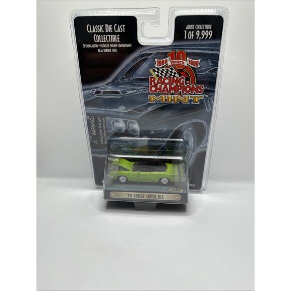 1999 RACING CHAMPIONS MINT MOTOR TREND ISSUE #233 '70 DODGE SUPER BEE NEW - Picture 1 of 7